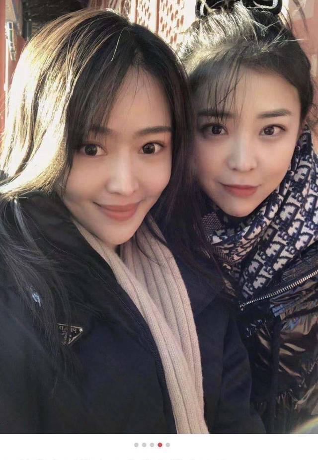 开奔驰进故宫女子身份曝光,车是借的,当空姐期间曾与郭德纲合影_手机