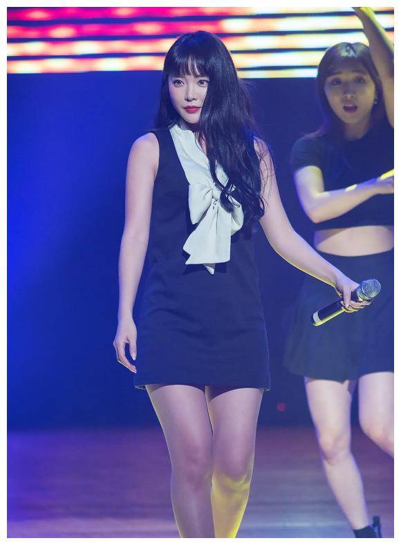 洪真英姐姐火了,20则老图带大家分析下,自信或许是真理