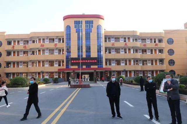 固始三中九年级学生4月13日返校复学