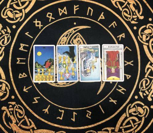 圣杯八和圣杯七逆位和皇后逆位和正义逆位