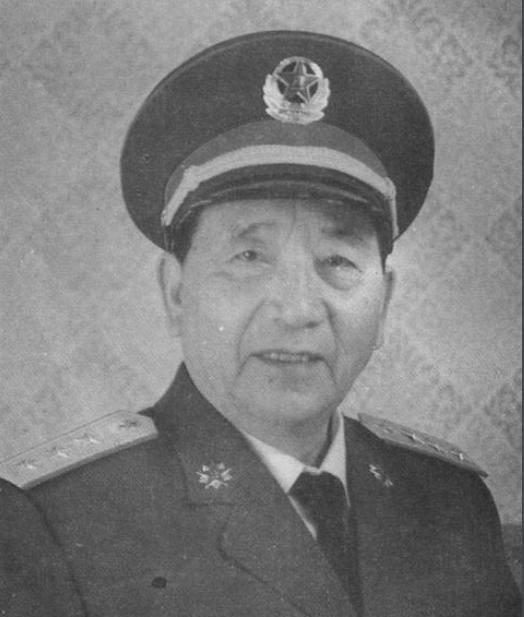 他和王近山是同乡,也是中将,但党内级别却比王近山还高!