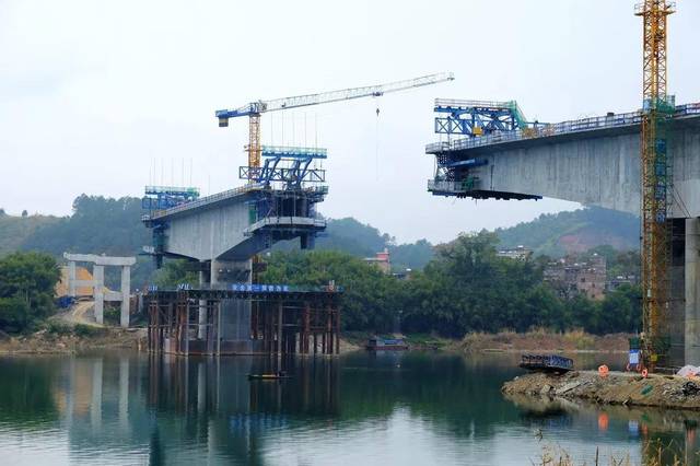 公路的终点马江镇桂江大桥接沿桂江的(富裕到马江二级路)北陀镇的群众