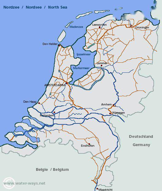 其次,在地理环境方面,荷兰地处欧亚大陆最西端,欧洲最大河流莱茵河的