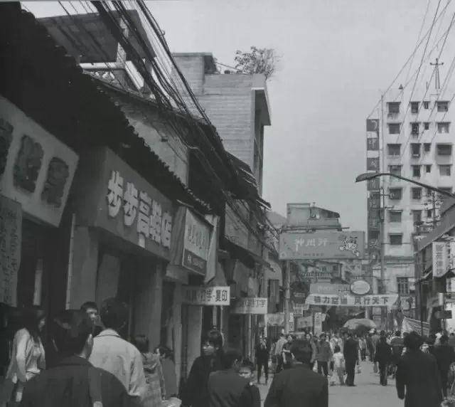 慢慢翻开这段尘封的记忆 重回那座奉节老城 细细品味这段不