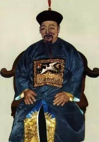 李世杰在当上巡检后,果断利索的办了几件要案.