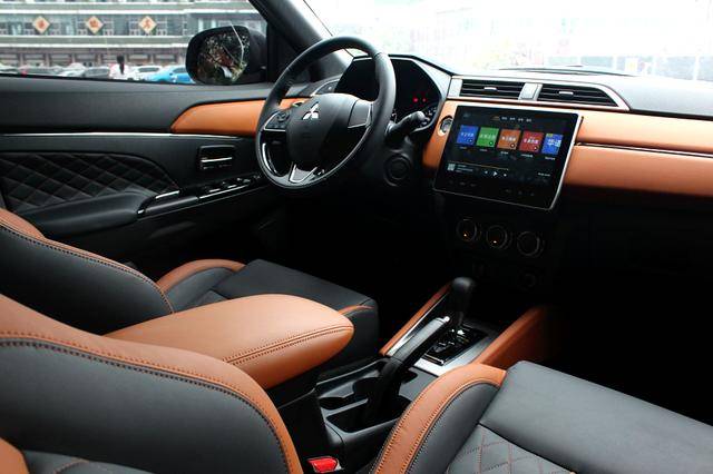 原创试驾三菱新劲炫asx:开起很顺手,中国专属内饰,老外看了要吃醋