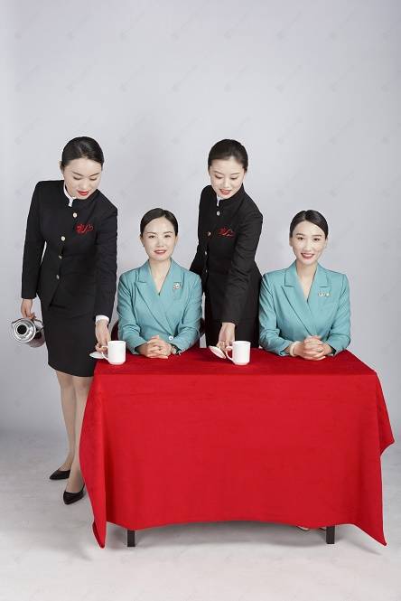 敬茶礼之奉茶顺序:不可不知的商务礼仪(5)复旦大学《领导有礼》教材