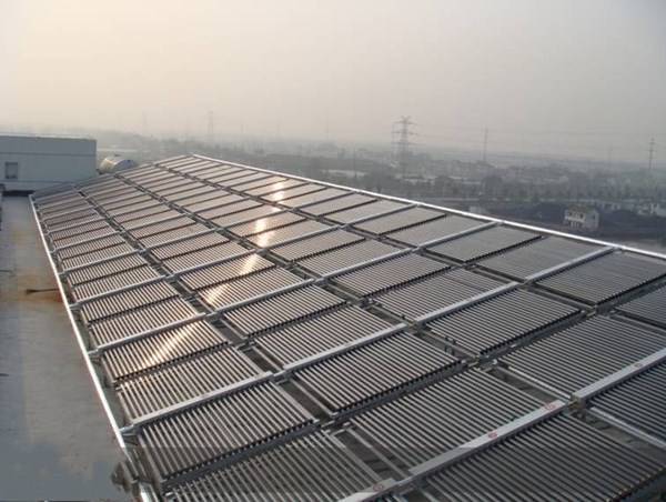 太阳能采暖制冷热水三联供系统的优点