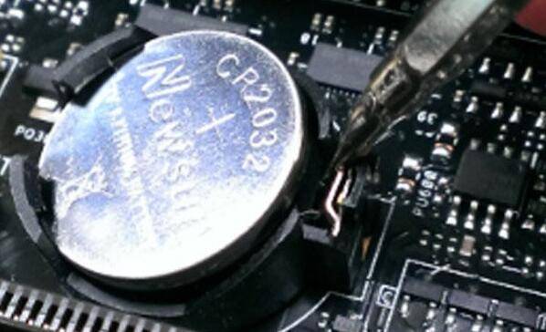 开机后显示器黑屏原因