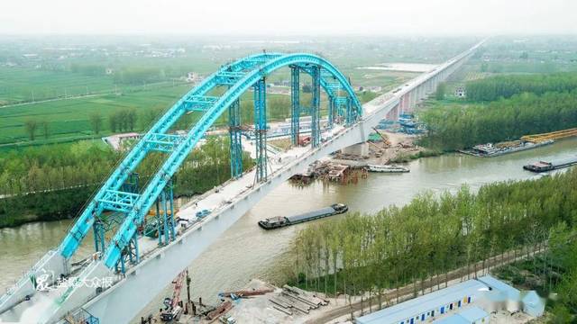 盐通铁路跨通榆河特大桥施工现场