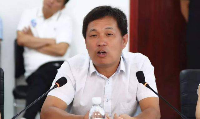 虎扑4月21日讯 保定容大集团董事长孟永强在微博晒出了一份声明,声明