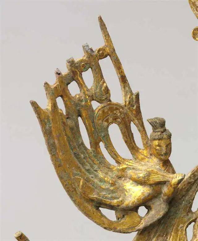 存世极为罕见——南朝飞天佛像