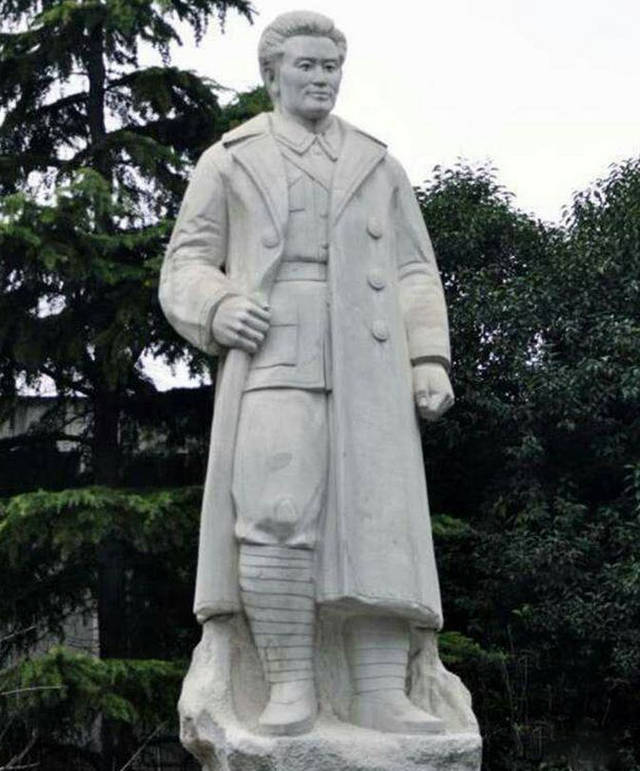 刘志丹牺牲后,周公题词:“上下五千年,要数刘志丹”_搜狐网