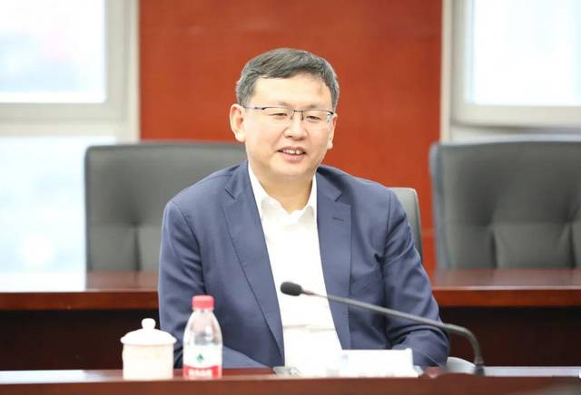 中建长江党工委书记,董事长,中建西南设计院党委书记,董事长龙卫国