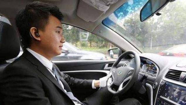 为啥新手司机座椅靠前,老司机却靠后?驾校教练说出了答案