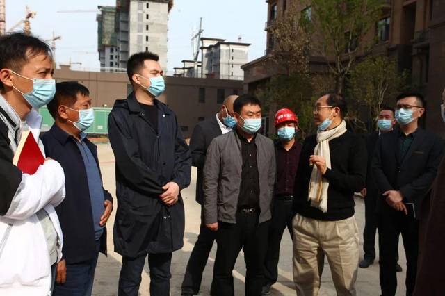 地产公司董事长陆振盈总经理郑文基 带队进行第二季度工作巡查