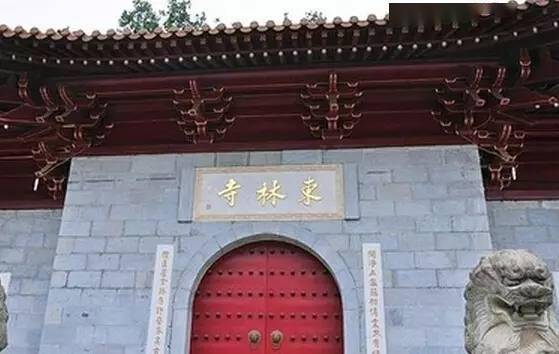 寺明學法師 寺明學法師為靈巖山寺主持,曾任佛教協會副會長,江蘇