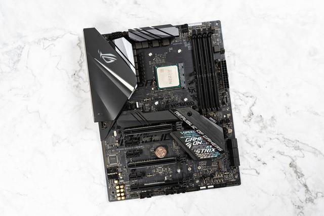 正好有朋友要更新电脑平台,要把手上的华硕x470-f gaming主板加r5