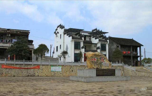 德辉景区位于祁阳县茅竹镇三家村,规划面积10000余亩,总投资约2亿元