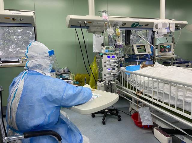 新冠肺炎重症患者清零后,武汉重症病房"战事"未停