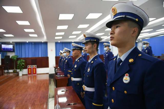 套改授衔 他们从"退伍兵"到三级消防士,四级消防士华丽蜕变!