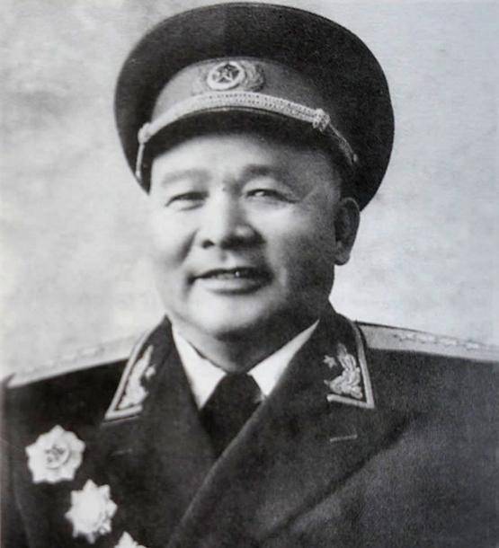 八路军344旅两位正副旅长,后来都是大将军衔,而参谋长却是少将