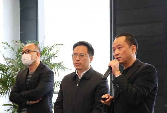 无锡市工业和信息化局陈文斌局长一行来我司调研