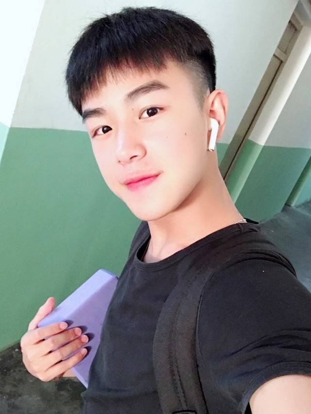 一大波校草正在接近,今夏恋爱阀门等你开启!