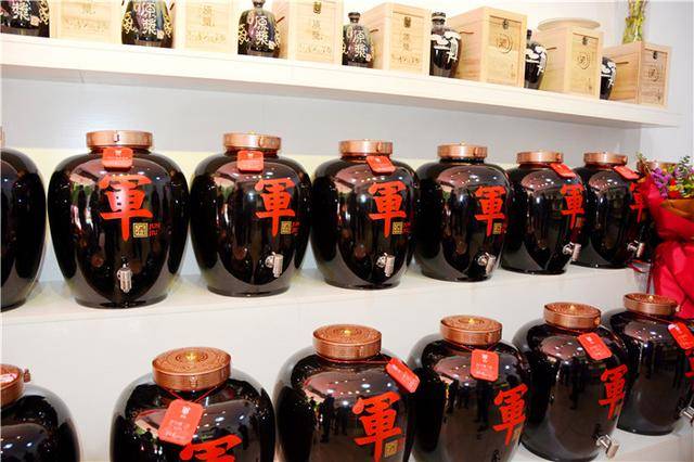 上海军酒有限公司"军酒坊"落户牡丹花城洛阳_手机搜狐网