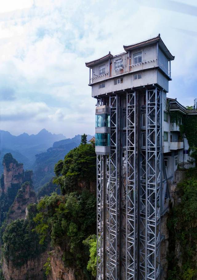 张家界悬崖上电梯直冲云霄,神仙境地武陵源简直是现实版世外桃源