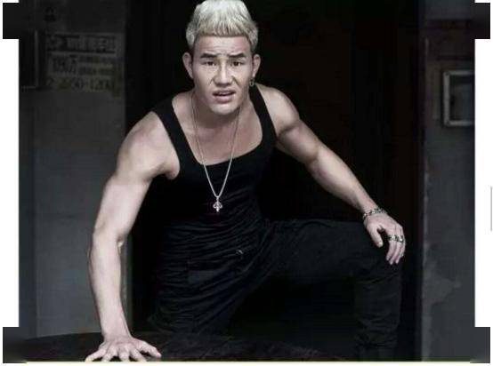 嘎子哥不是ufc独家签约么?为什么来打网红了?