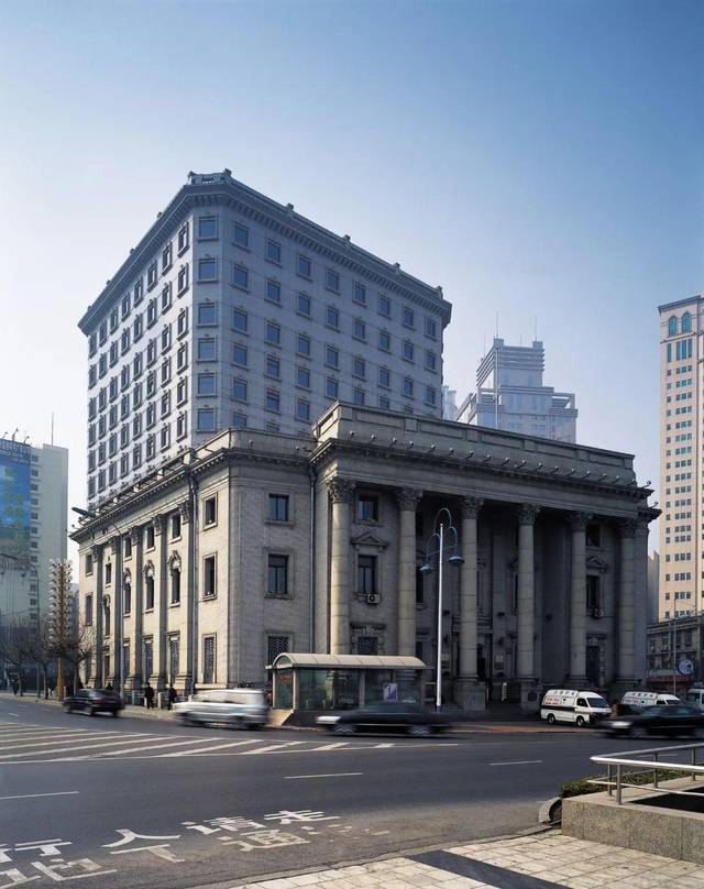 尔冬强视角中山广场傲立古典主义堡垒原关东银行总行旧址