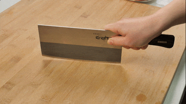 其他更复杂的刀法比如什么抖刀片,直剁,排剁,摇刀切,压刀切.