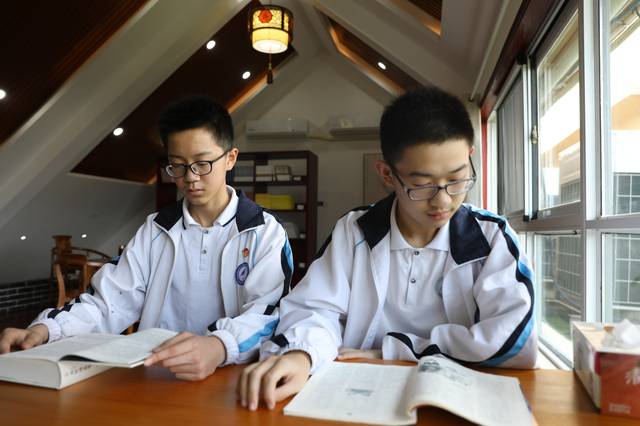 毕业即得硕士学位 商丘市第一中学两名学生被西安交大少年班录取