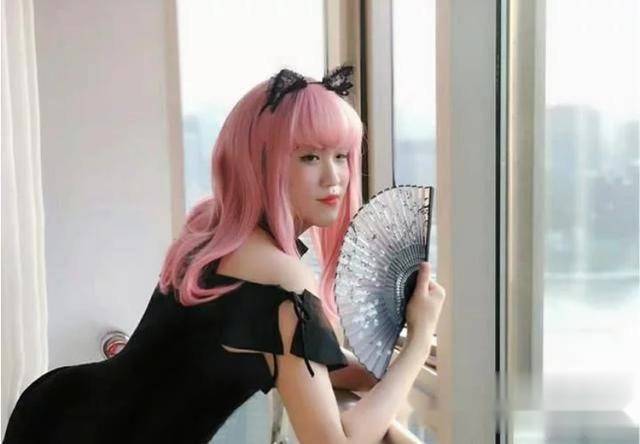 盘点职业选手中的女装大佬 从火辣御姐到下凡仙女 总有一款适合你