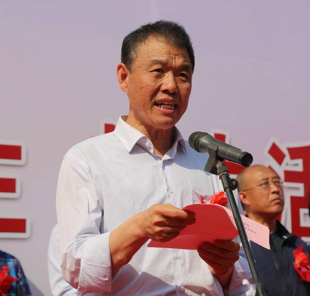 市政府副市长张翔宣布临汾市总工会"庆五一,惠民生,悦生活"活动正式