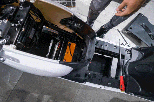 亿万补贴,半价换电池,1799元雅迪骑回家!