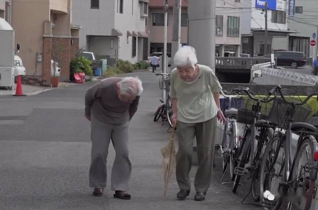 日本导演记录下母亲痴呆变老全过程,几十万观众被虐到流泪.