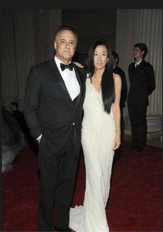 也正是因为这次结婚才得以发现婚纱商机.