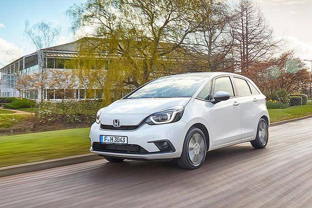 全车系标配 honda sensing,以及同级唯一的前座中置气囊