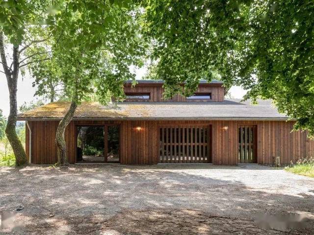 舒适隐居,山林里木屋别墅更新