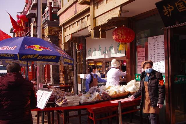 在北京想要吃美食,这五条美食街怎么能错过,本地人都很难抗拒