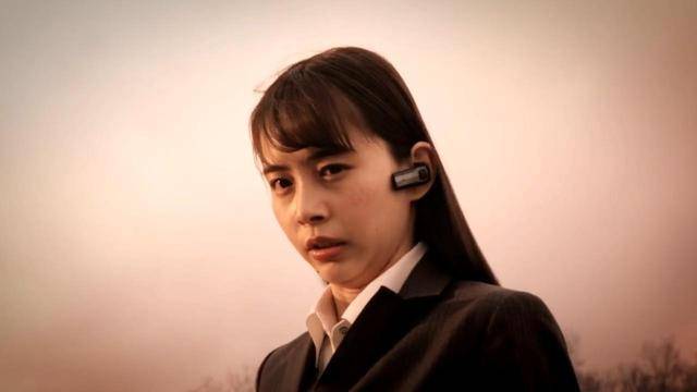假面骑士01:刃姐脱离哉亚便装登场,单马尾大长腿大受欢迎