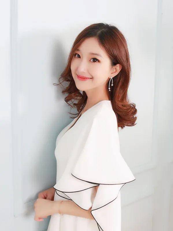 朗读《春天你好》辽宁广播电视台主持人心悦心悦