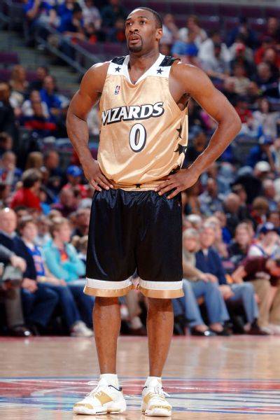 当土豪金和经典灰遇到篮球衣盘点nba历史十大最丑球衣