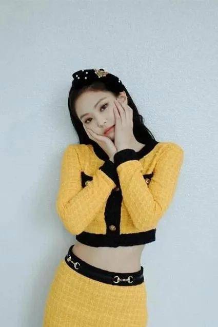 "人间香奈儿"jennie