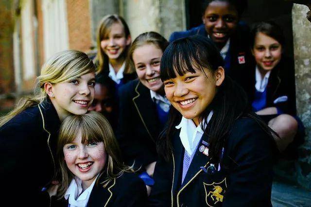 英国贵族学校也太美了吧?好想再当一次学生.