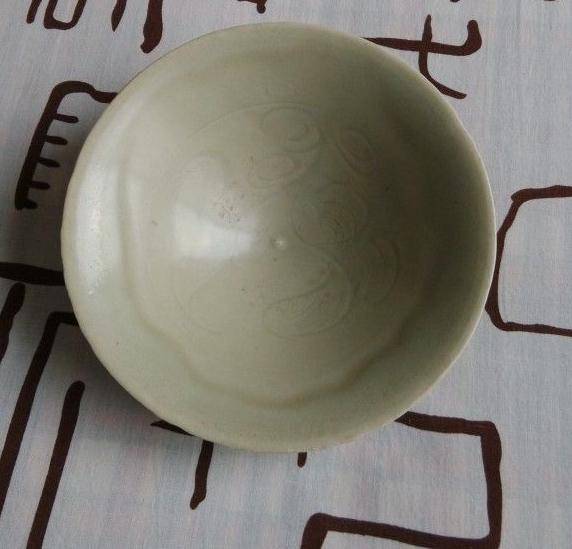 宋代定窑印花斗笠碗_纹饰