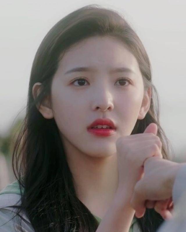 初恋脸女孩都有什么特征?章若楠清纯,iu可爱,吴倩笑颜灿烂