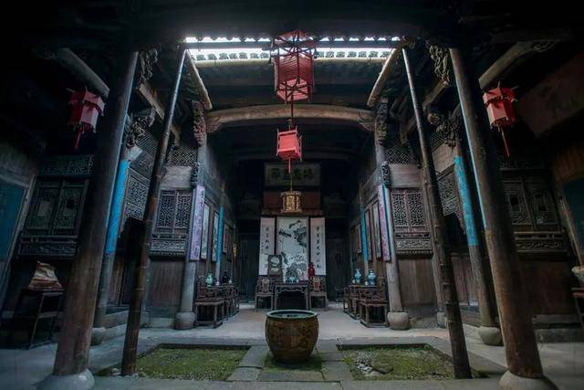 天井是徽派民居的精髓之一 任中豪 摄